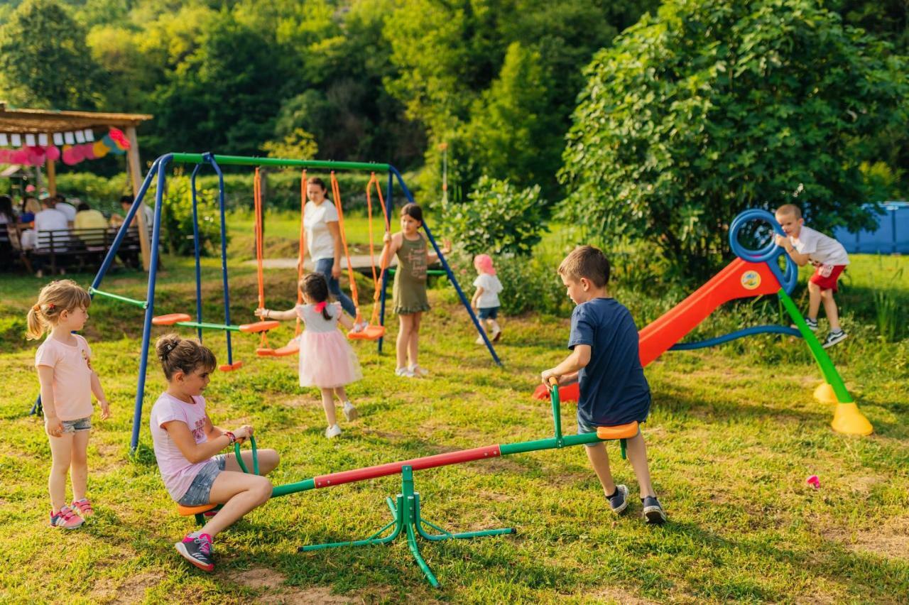 ホテル Camp Podkraj ヴィルパザル エクステリア 写真